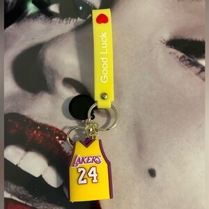 NIP KOBE BRYANT#24 KEYCHAIN